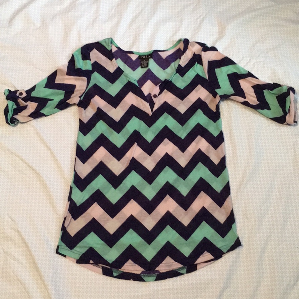 Rue21–Chevron Top